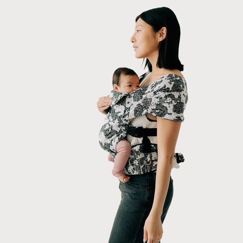 Tushbaby Pearl Wrap Baby Carrier for Newborns 8–20 lbs, Hands-Free Ergonomic Infant Carrier with Storage, Bottle & Wipe Holder, Adjustable Soft Fabric, Abstract